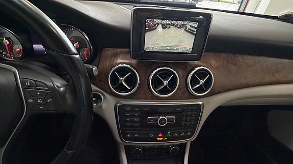 Mercedes-Benz GLA250 29 of 30
