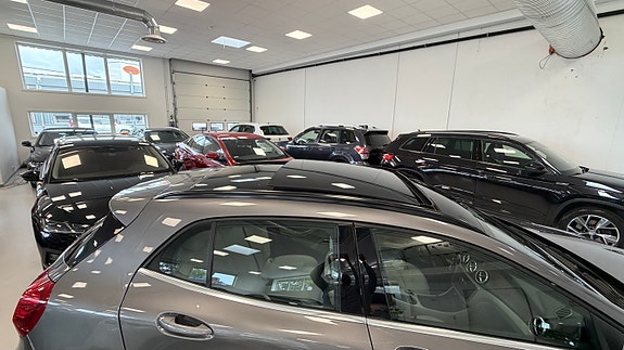 Mercedes-Benz GLA250 12 of 30