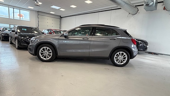 Mercedes-Benz GLA250 16 of 30