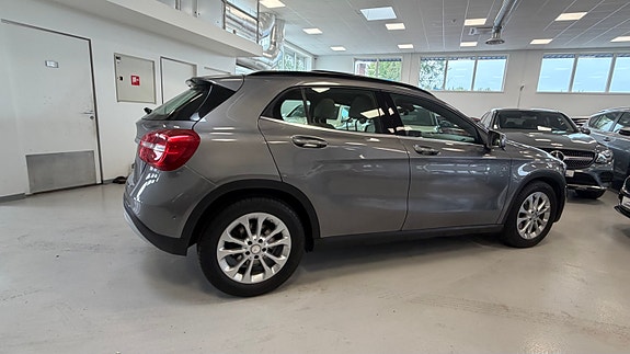 Mercedes-Benz GLA250 21 of 30
