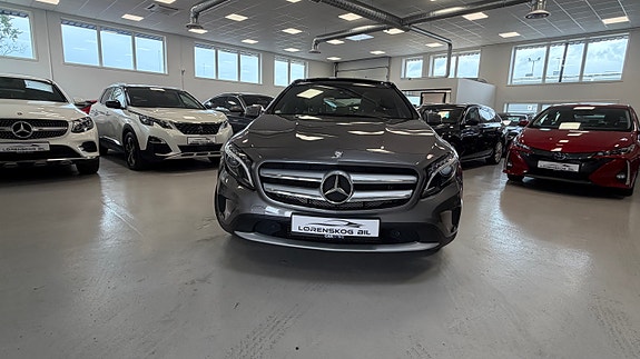 Mercedes-Benz GLA250 6 of 30