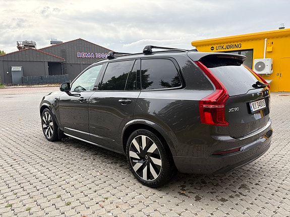 Volvo XC90 5 of 28