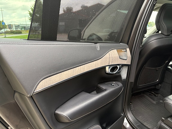 Volvo XC90 22 of 28