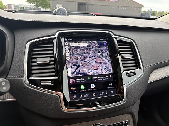 Volvo XC90 25 of 28