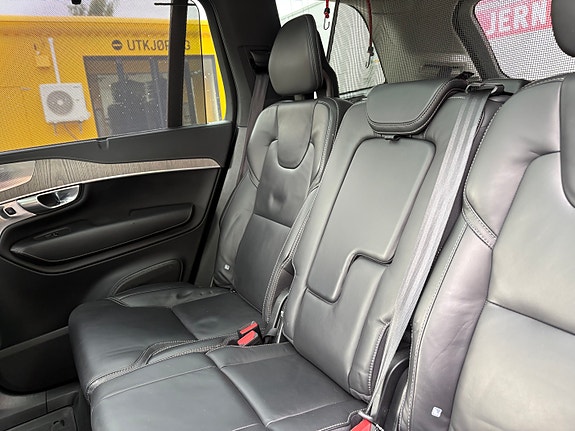 Volvo XC90 20 of 28