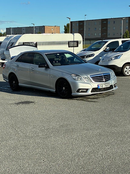 Mercedes-Benz E220 d 7 of 9