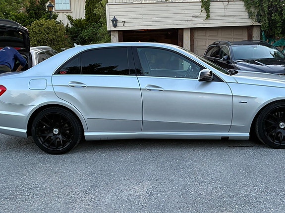 Mercedes-Benz E220 d 3 of 9