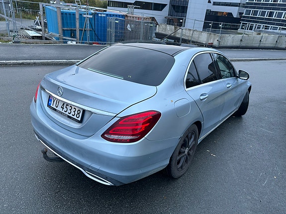 Mercedes-Benz C200 8 of 22