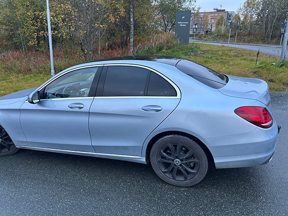Mercedes-Benz C200 4 of 22