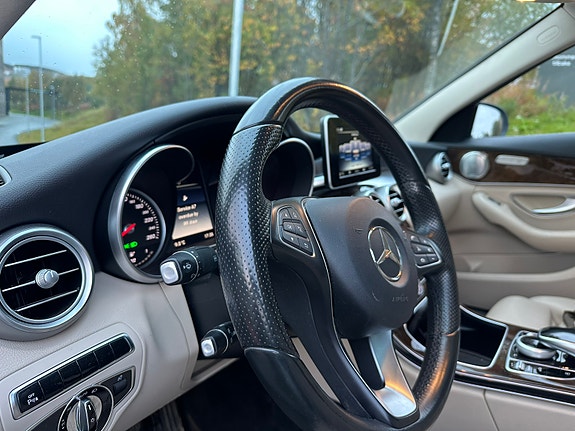 Mercedes-Benz C200 16 of 22