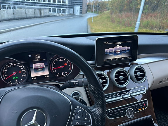 Mercedes-Benz C200 17 of 22