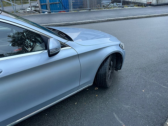 Mercedes-Benz C200 12 of 22