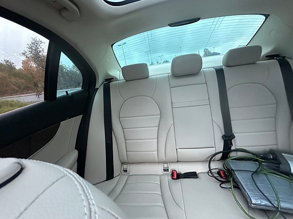 Mercedes-Benz C200 21 of 22