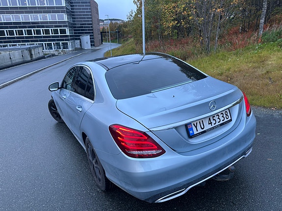 Mercedes-Benz C200 5 of 22