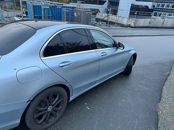 Mercedes-Benz C200 9 of 22