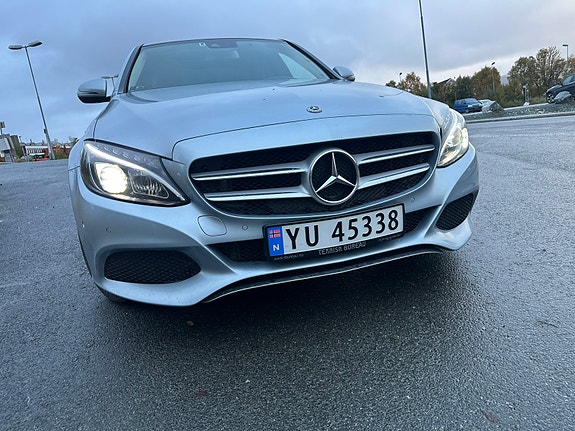 Mercedes-Benz C200 13 of 22