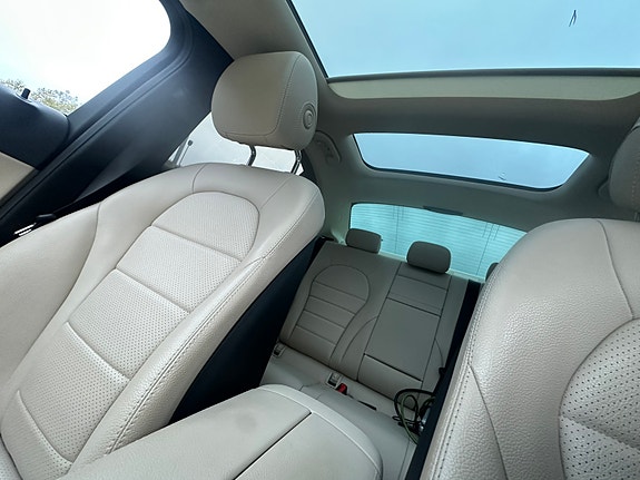 Mercedes-Benz C200 22 of 22