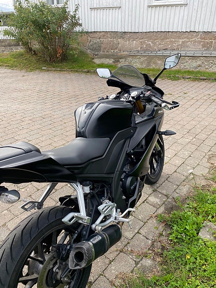 Yamaha YZF-R 125 5 of 10