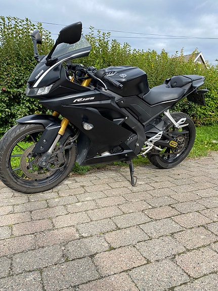 Yamaha YZF-R 125 3 of 10