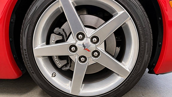 Chevrolet Corvette 14 of 30