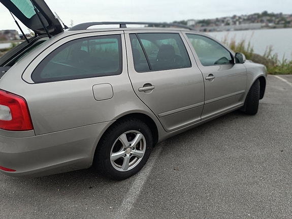 Skoda Octavia 8 of 29