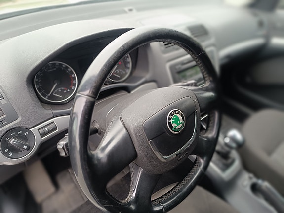 Skoda Octavia 10 of 29