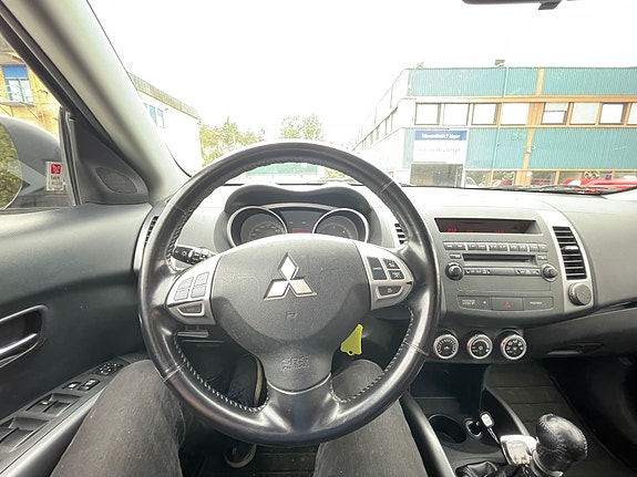 Mitsubishi Outlander 21 of 30