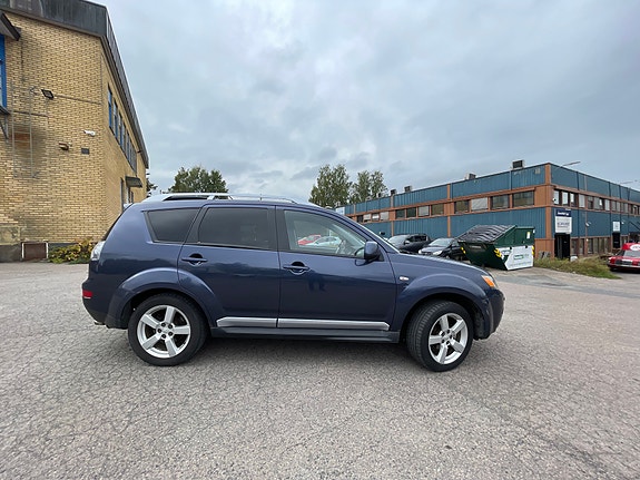 Mitsubishi Outlander 12 of 30