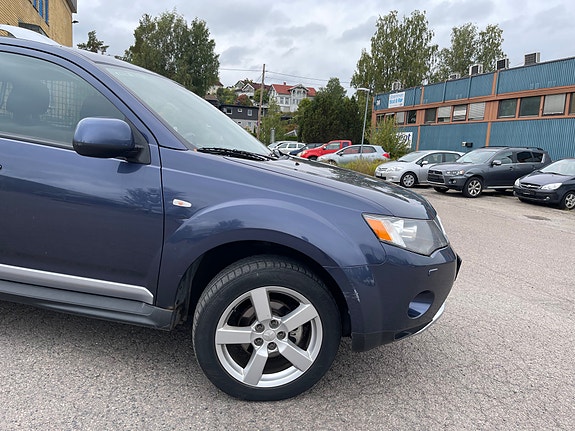 Mitsubishi Outlander 2 of 30