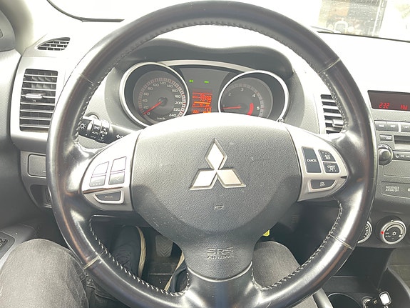 Mitsubishi Outlander 22 of 30