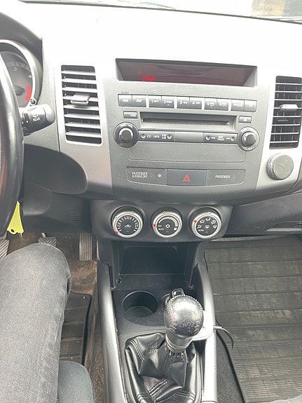 Mitsubishi Outlander 16 of 30