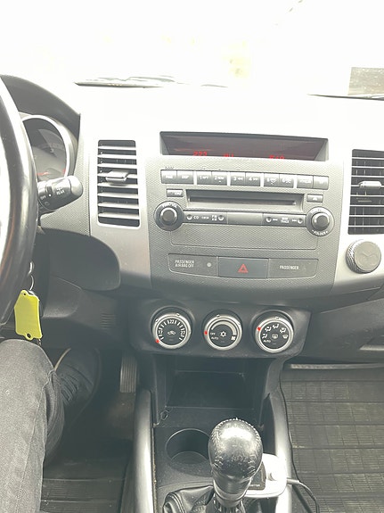 Mitsubishi Outlander 20 of 30