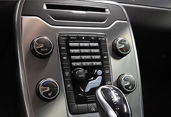 Volvo V70 13 of 22