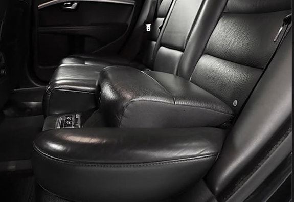 Volvo V70 19 of 22