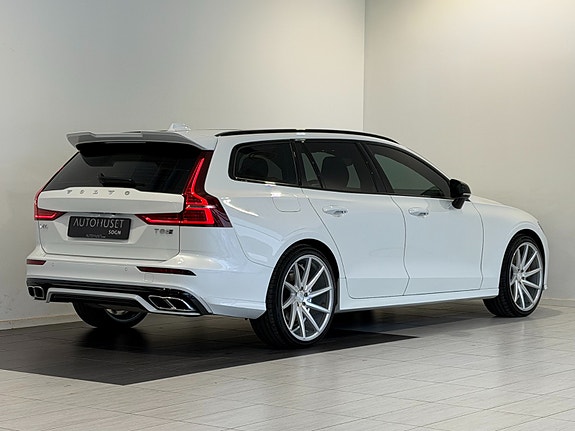 Volvo V60 5 of 30