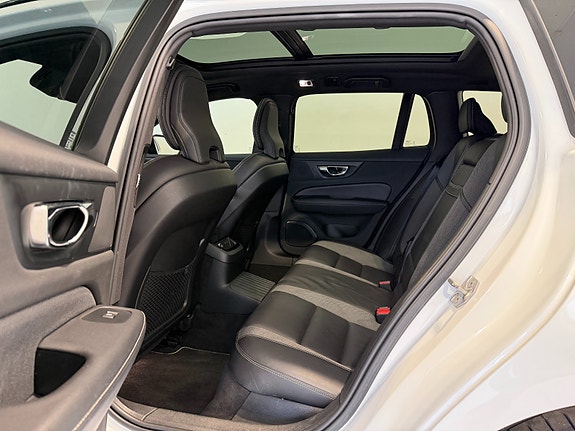 Volvo V60 19 of 30