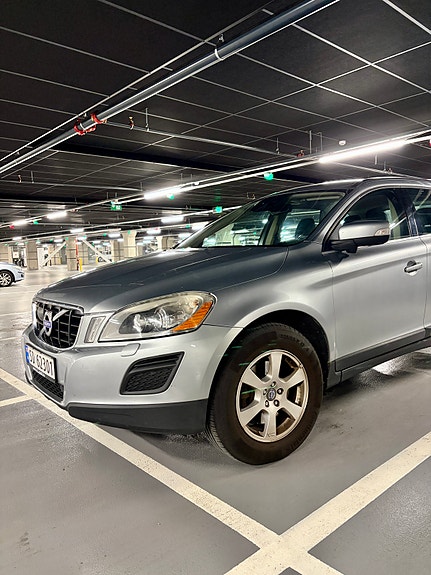 Volvo XC60 8 of 10