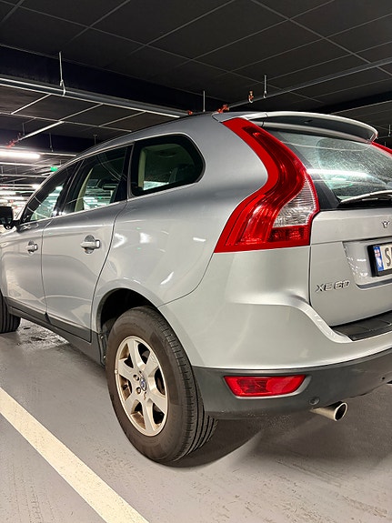 Volvo XC60 6 of 10