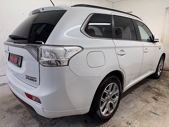Mitsubishi Outlander 13 of 27
