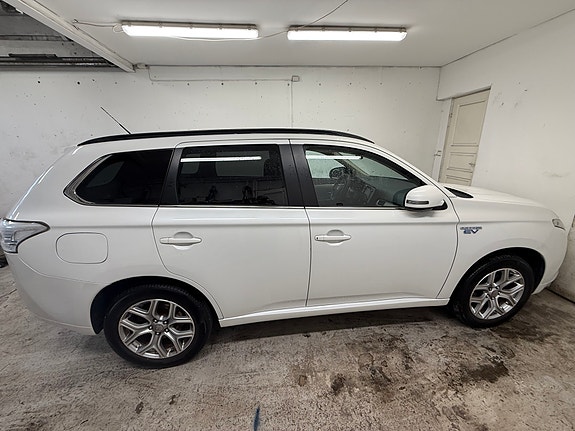 Mitsubishi Outlander 14 of 27