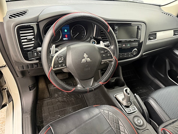 Mitsubishi Outlander 16 of 27