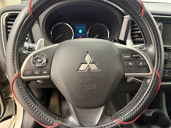 Mitsubishi Outlander 18 of 27