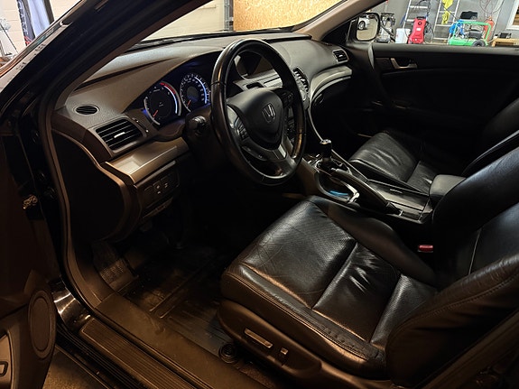 Honda Accord 9 of 30
