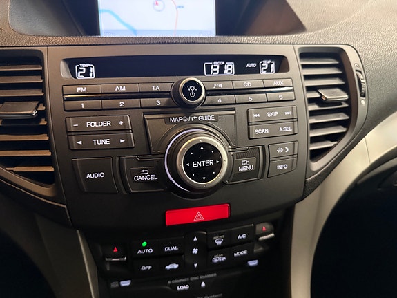 Honda Accord 27 of 30