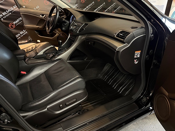 Honda Accord 16 of 30