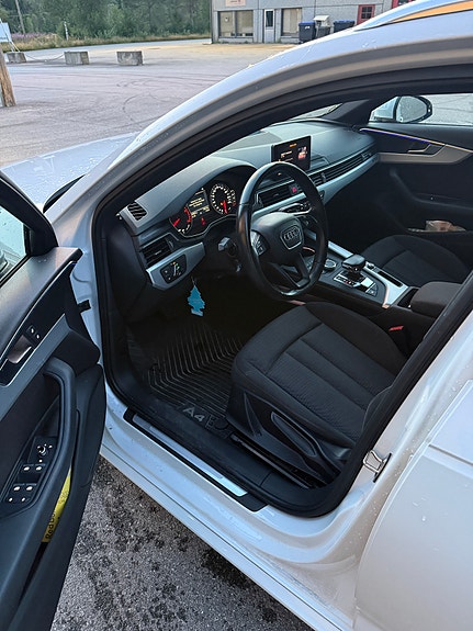 Audi A4 14 of 16