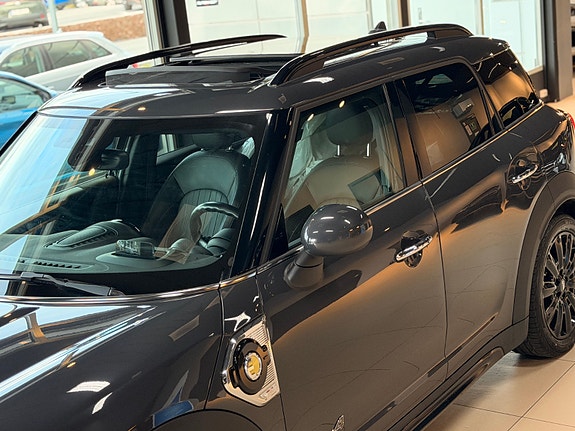 MINI Countryman Cooper SE 2 of 27