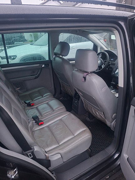 Volkswagen Touran 7 of 10