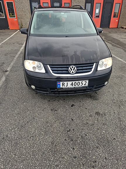 Volkswagen Touran 6 of 10