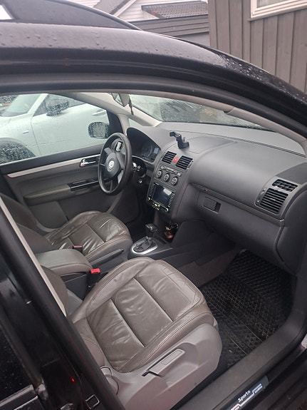 Volkswagen Touran 8 of 10